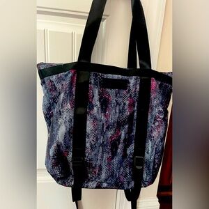 Danskin Gray, black, purple Pink convertible tote/bag/backpack NWOT hi capacity